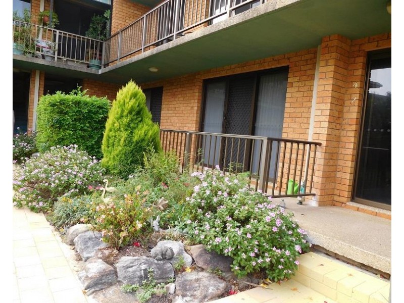 2/9 Carrington Street, Woolgoolga NSW 2456