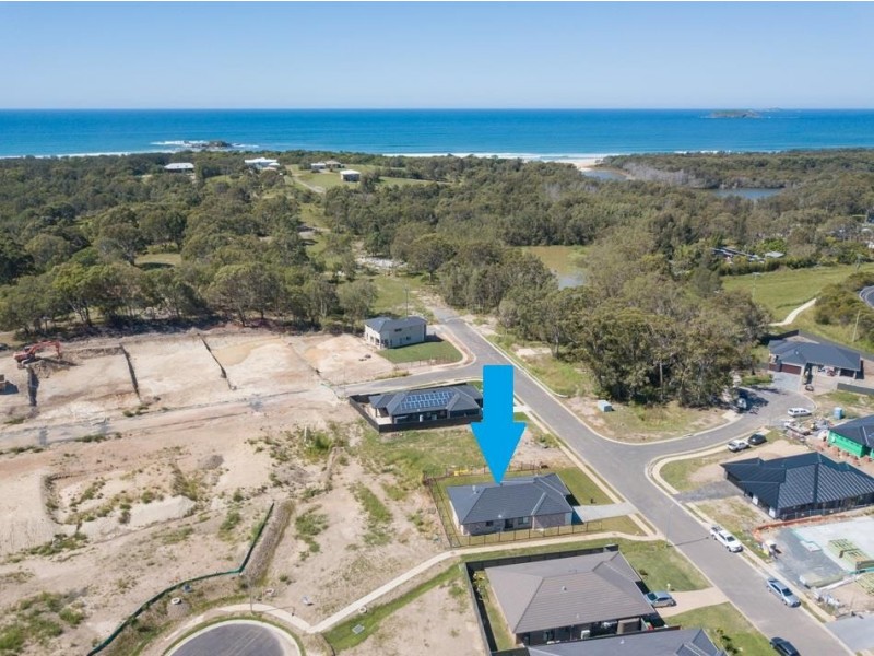 27 Flat Top Drive, Woolgoolga NSW 2456
