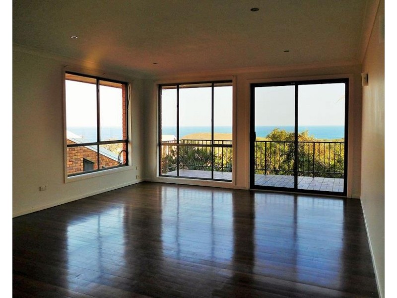 8 Signal Street, Emerald Beach NSW 2456