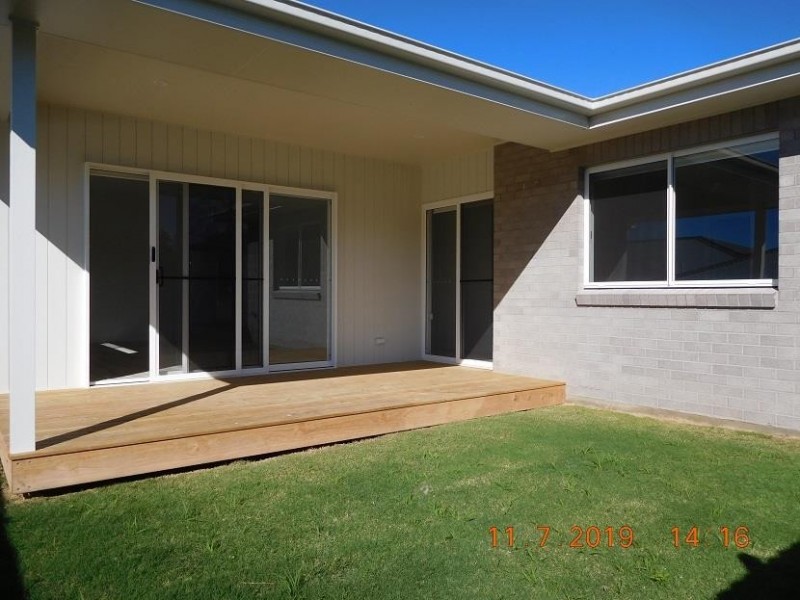 32A Sunshine Circuit, Emerald Beach NSW 2456