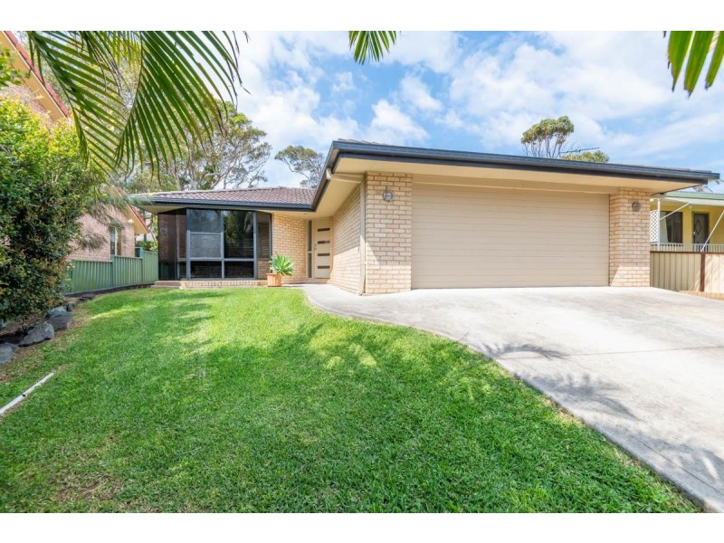 11 Ironbark Avenue, Sandy Beach NSW 2456