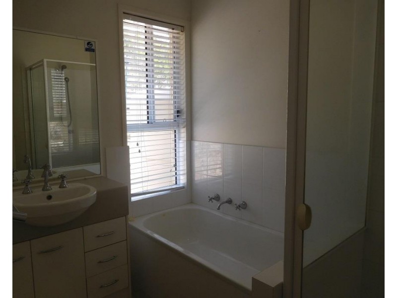 9 Admiralty Drive, Safety Beach NSW 2456
