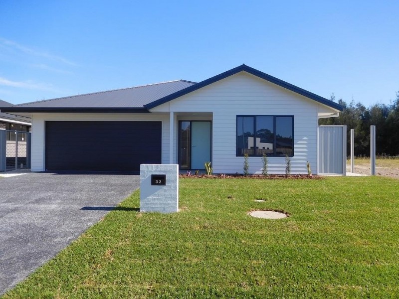 32 Little Cove Road, Emerald Beach NSW 2456