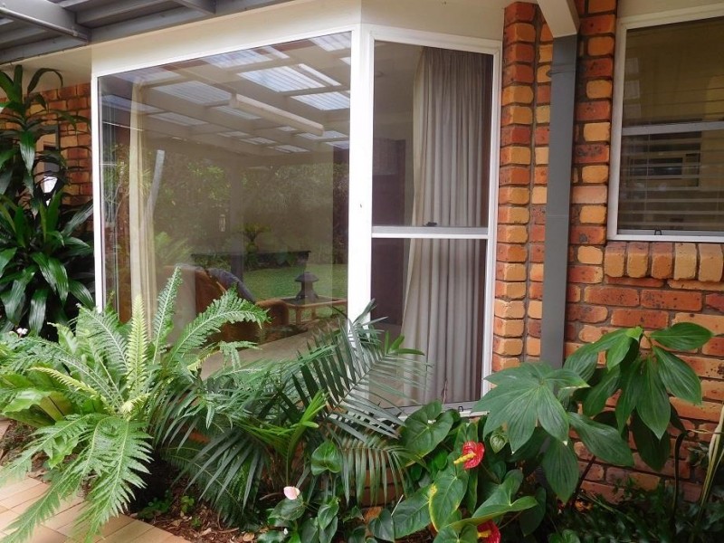 8 Baroona Street, Safety Beach NSW 2456