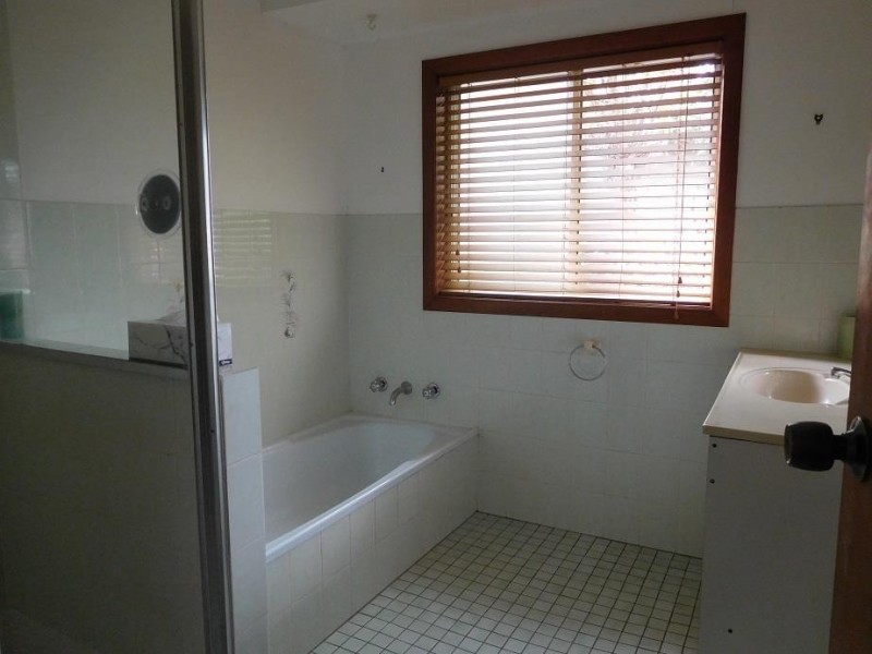 8 Baroona Street, Safety Beach NSW 2456