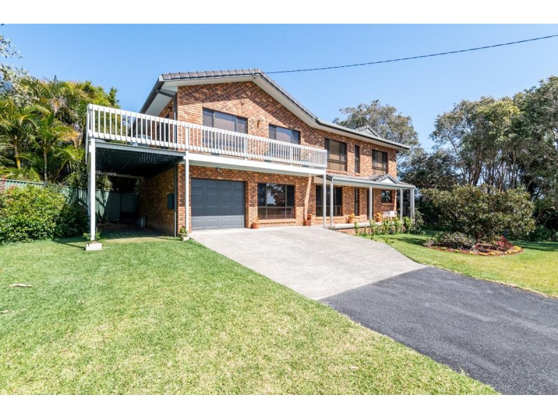2 Fuller Street, Arrawarra Headland NSW 2456