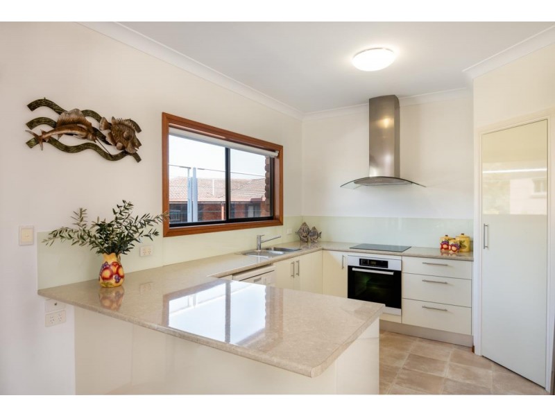 2 Fuller Street, Arrawarra Headland NSW 2456