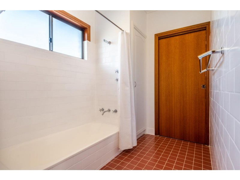 2 Fuller Street, Arrawarra Headland NSW 2456