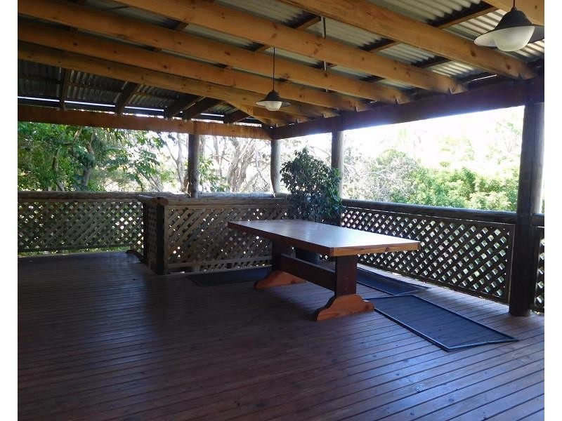 8 Schnapper Close, Emerald Beach NSW 2456