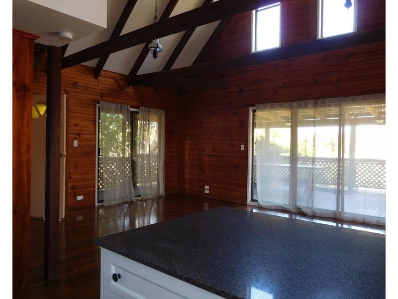 8 Schnapper Close, Emerald Beach NSW 2456