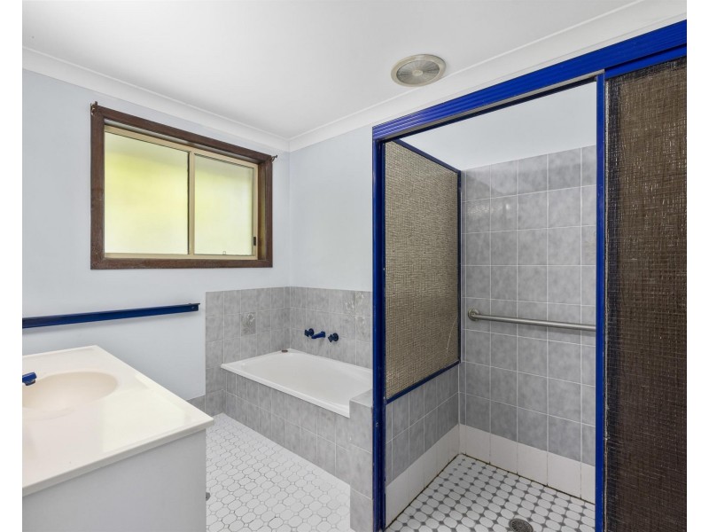 4 Barnes Street, Woolgoolga NSW 2456