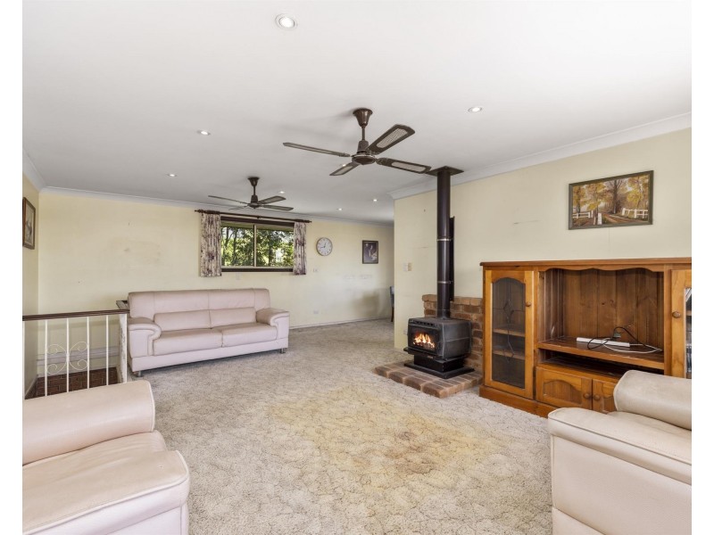 4 Barnes Street, Woolgoolga NSW 2456