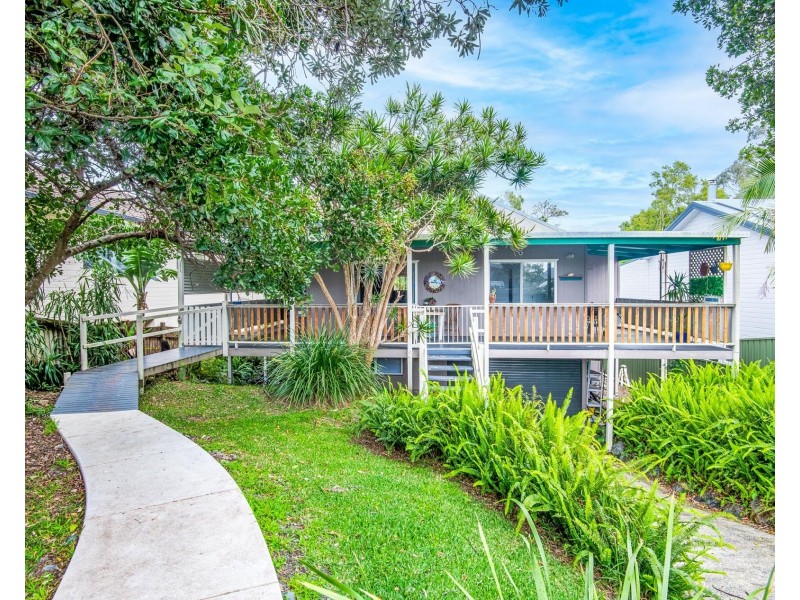 100 Diamond Head Drive, Sandy Beach NSW 2456