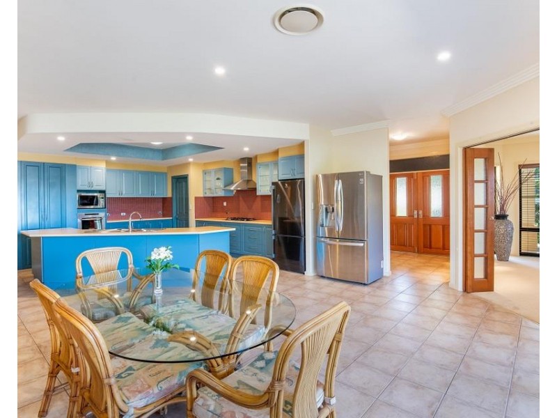 8 Vista Close, Woolgoolga NSW 2456