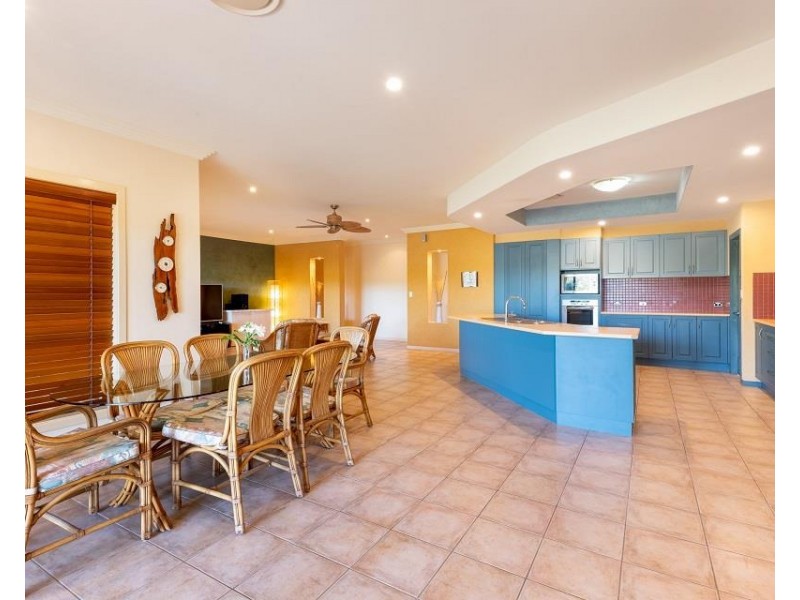 8 Vista Close, Woolgoolga NSW 2456