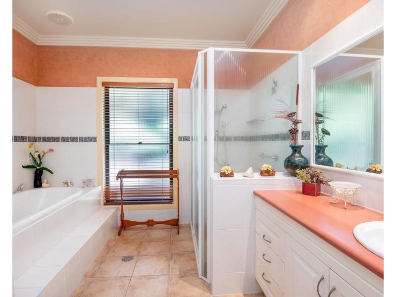 8 Vista Close, Woolgoolga NSW 2456