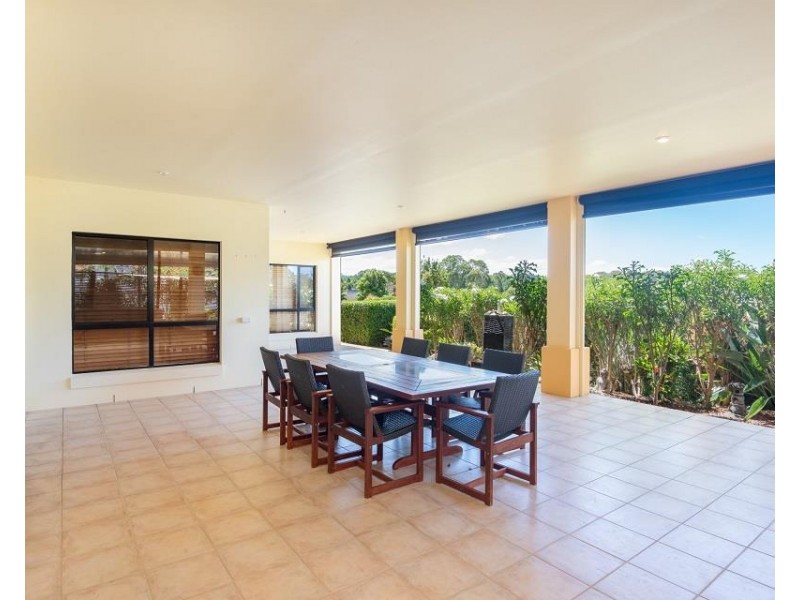 8 Vista Close, Woolgoolga NSW 2456