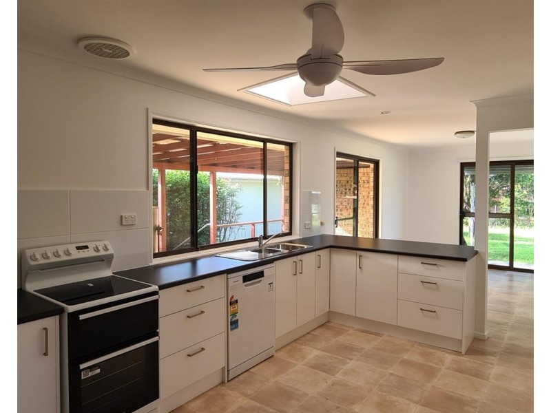 18 Sunset  Avenue, Woolgoolga NSW 2456