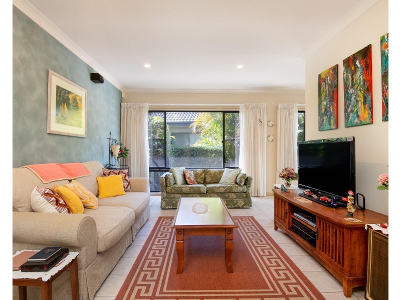 4 Crystal Drive, Sapphire Beach NSW 2450