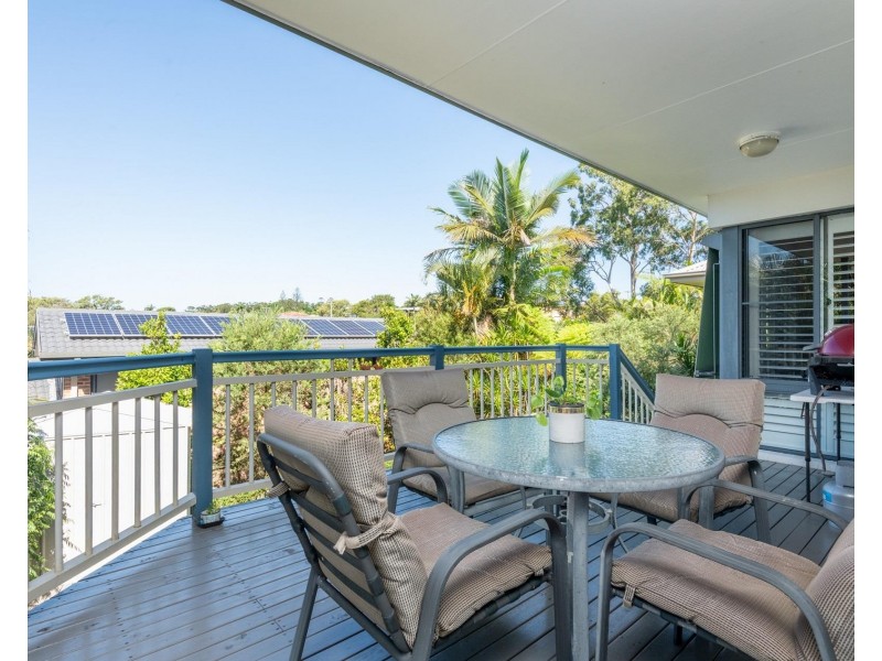 4 Crystal Drive, Sapphire Beach NSW 2450