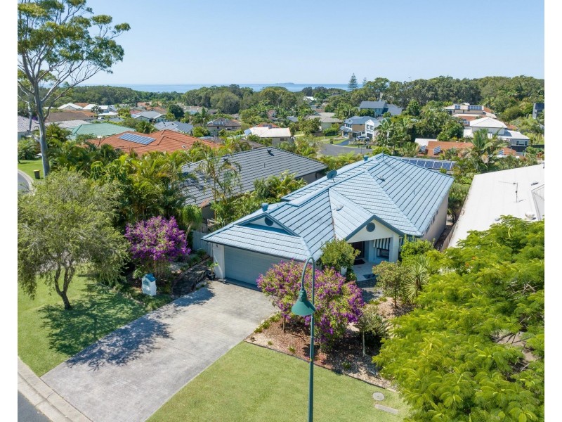 4 Crystal Drive, Sapphire Beach NSW 2450