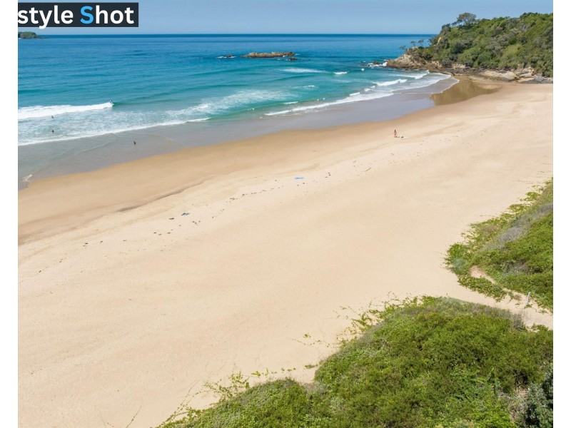 4 Crystal Drive, Sapphire Beach NSW 2450
