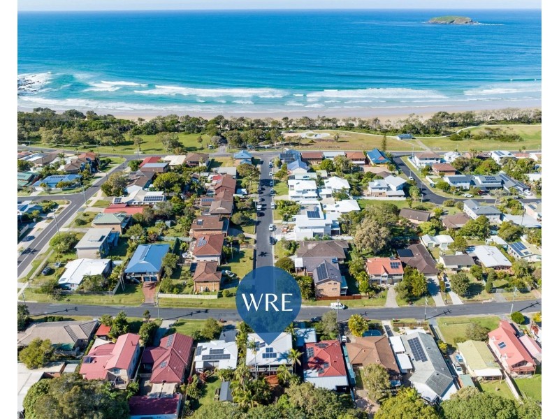 10 Ironbark Avenue, Sandy Beach NSW 2456