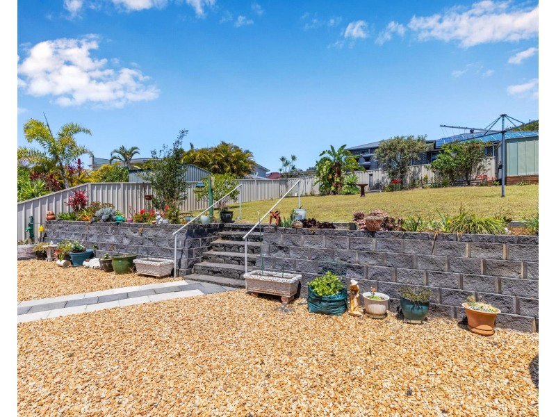 13 Vista Close, Woolgoolga NSW 2456