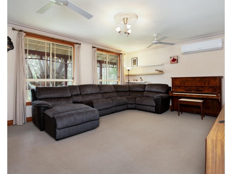 4 Ryan  Crescent, Woolgoolga NSW 2456
