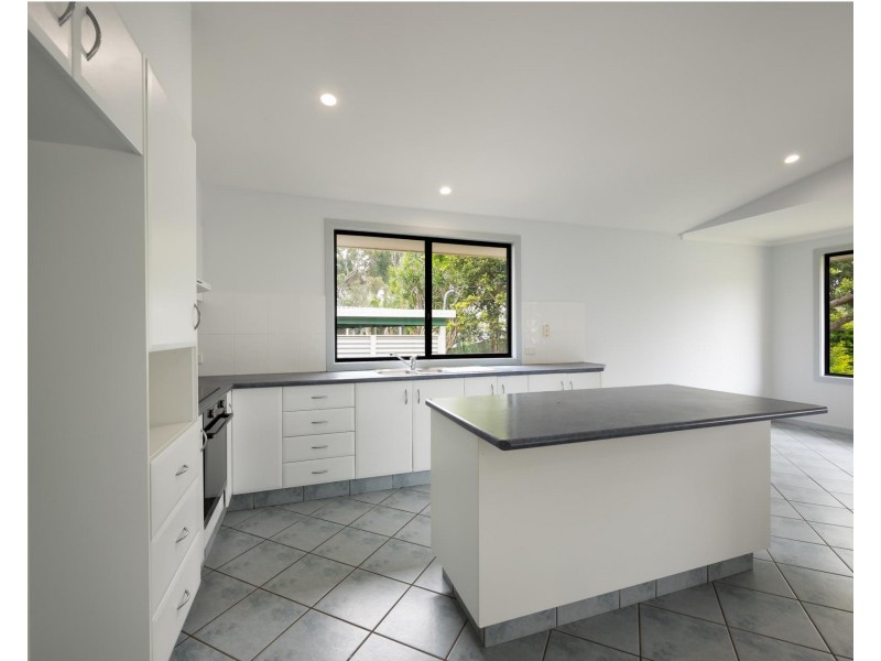 102 Diamond Head Drive, Sandy Beach NSW 2456