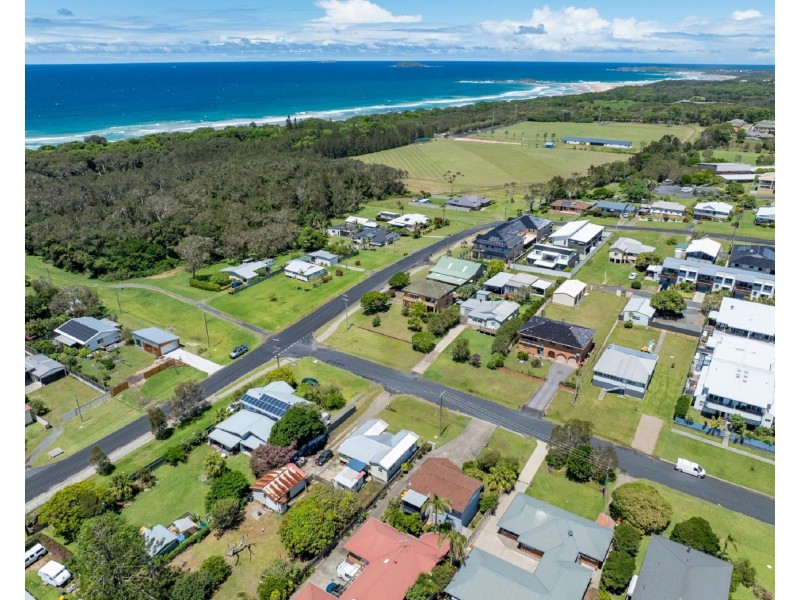 1A & 1B/35 Trafalgar Street, Woolgoolga NSW 2456