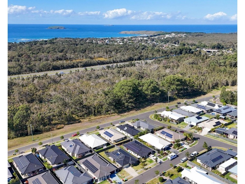 15 Rockpool Avenue, Sandy Beach NSW 2456
