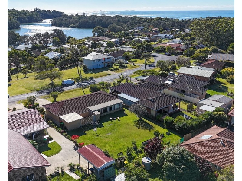 24 Sunset Avenue, Woolgoolga NSW 2456