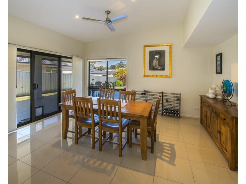 62 Admiralty Drive, Safety Beach NSW 2456