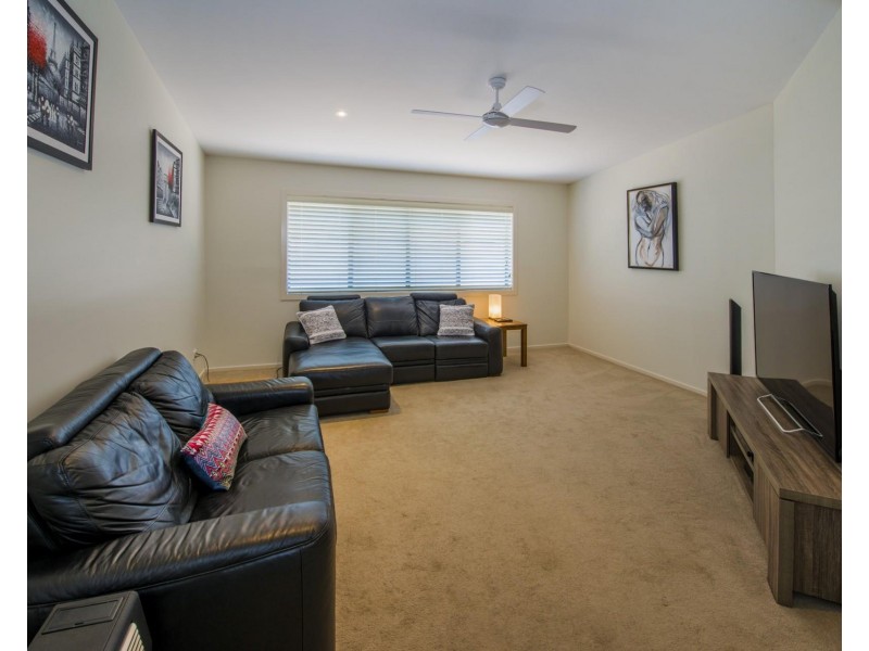 62 Admiralty Drive, Safety Beach NSW 2456