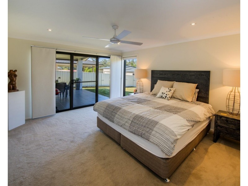 62 Admiralty Drive, Safety Beach NSW 2456