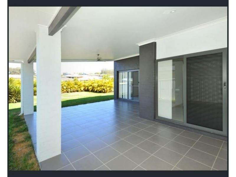 62 Admiralty Drive, Safety Beach NSW 2456