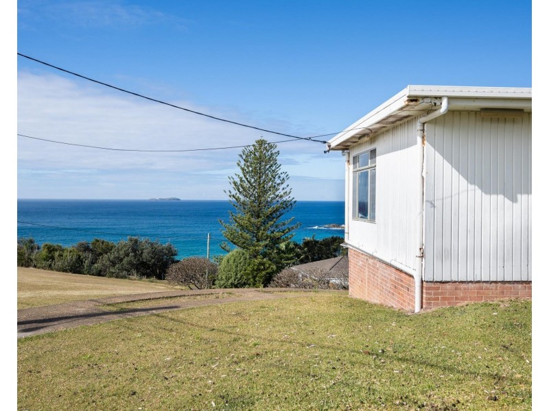 14 Signal Street, Emerald Beach NSW 2456