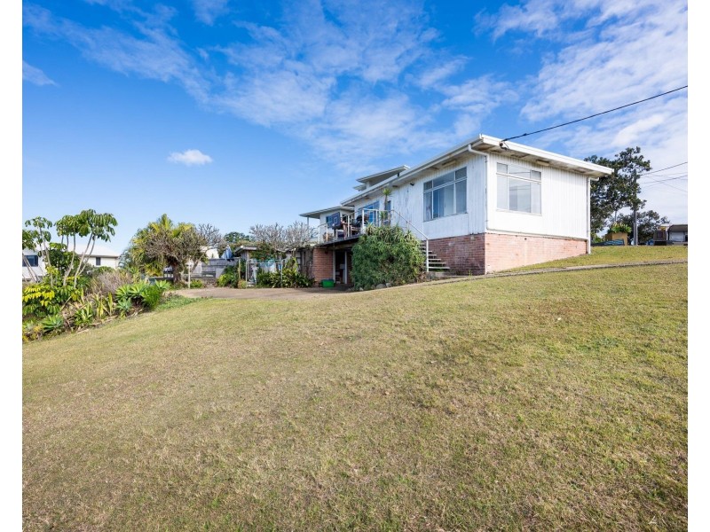 14 Signal Street, Emerald Beach NSW 2456