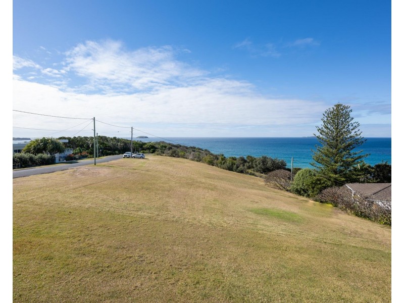 14 Signal Street, Emerald Beach NSW 2456