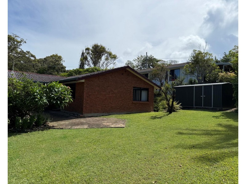 3 Killawarra Close, Safety Beach NSW 2456