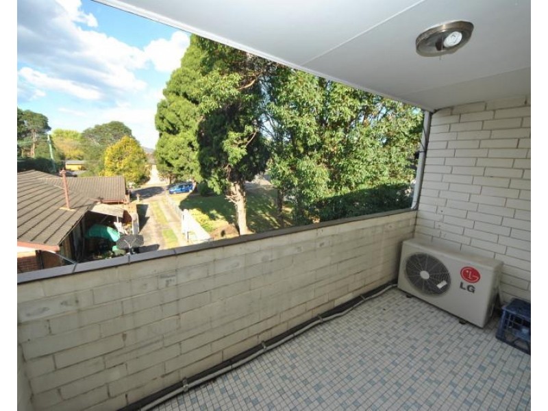 8/5 Edwin Street, Regents Park NSW 2143