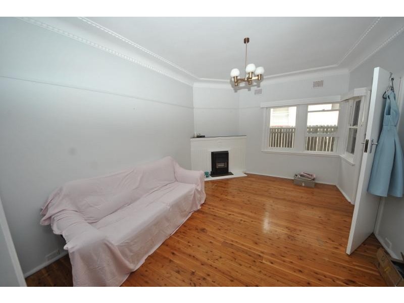 8 Birrong Avenue, Birrong NSW 2143