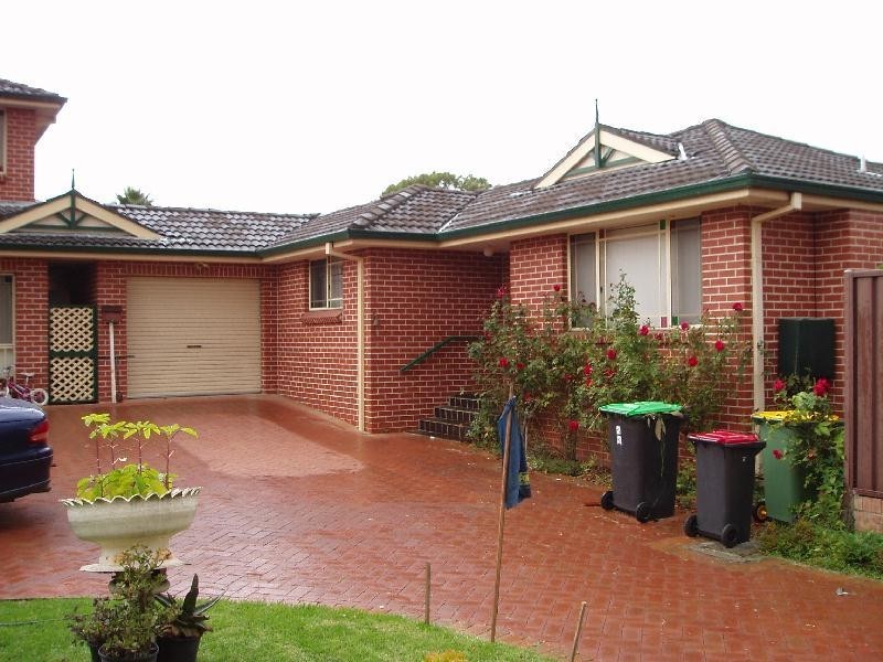 4/1 Farah Pl, Yagoona NSW 2199