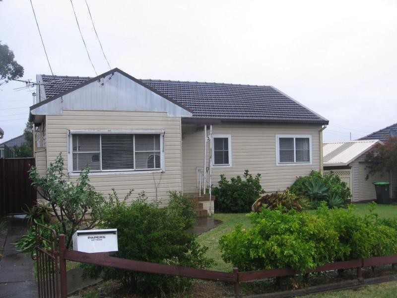 3 Stephenson St, Birrong NSW 2143