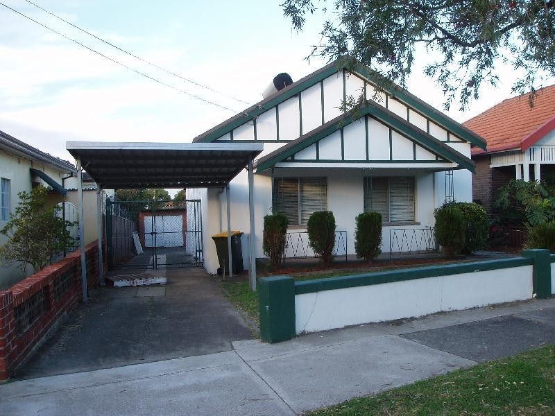 98 Taylor  St, Lakemba NSW 2195