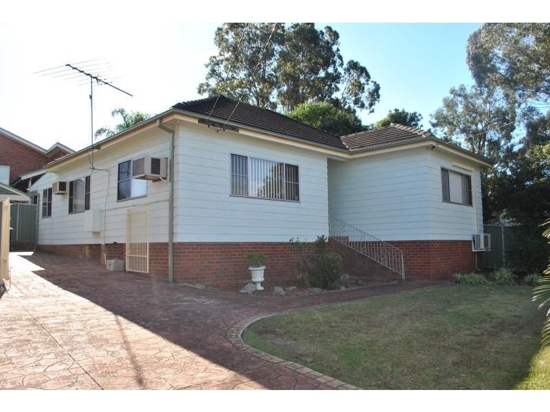 2 Parkham St, Chester Hill NSW 2162