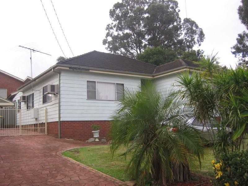 2 Parkham St, Chester Hill NSW 2162