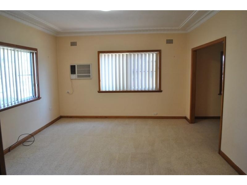 2 Parkham St, Chester Hill NSW 2162