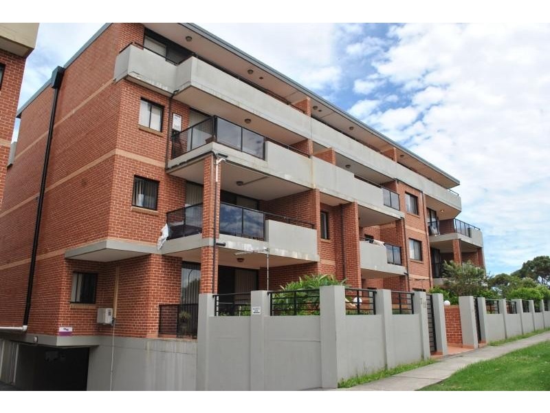1/7-11 Kitchener Ave, Regents Park NSW 2143